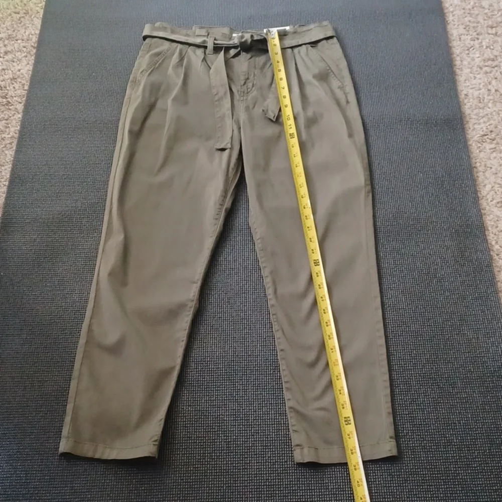 NWT - Size 11 green pants. "High-Rise Mom Pant". Light weight casual. Summer. - Picture 7 of 15